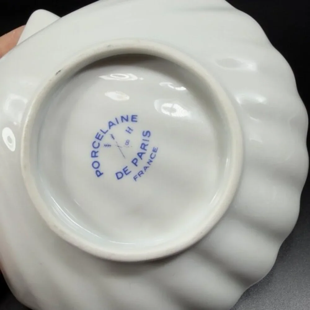 Porcelaine de Paris France Porcelain Shell Shaped Dish Plate Trinket Holder READ